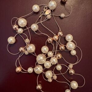 Elegant Pearl and Gold Necklace